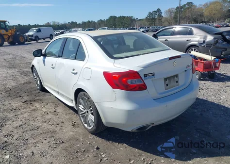 2012 Suzuki Kizashi Sport Sls z USA, uszkodzony, nr VIN JS2RF9A8XC6100810